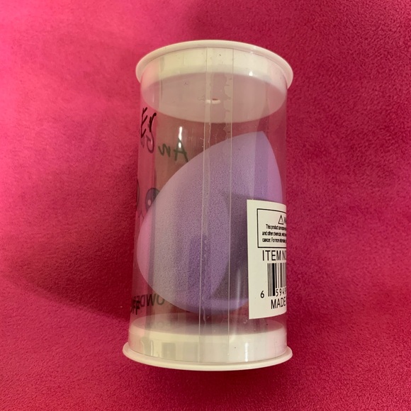 Makeup Sponge Blender - Picture 2 of 3